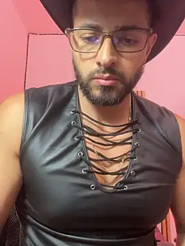 Snapshot of magnumchris chatting on April 21, 2026, 1:42 am magnumchris online show from April 21, 2026, 1:42 am