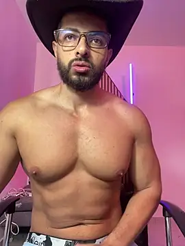 Snapshot of magnumchris chatting on March 23, 2026, 3:23 pm magnumchris online show from March 23, 2026, 3:23 pm