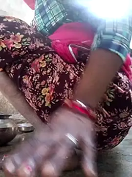 Snapshot of aunty_sumy chatting on February 15, 2026, 3:18 am aunty sumy online show from February 15, 2026, 3:18 am