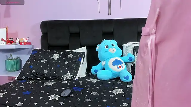 Snapshot of KendallWings chatting on November 7, 2025, 12:37 am KendallWings online show from November 7, 2025, 12:37 am