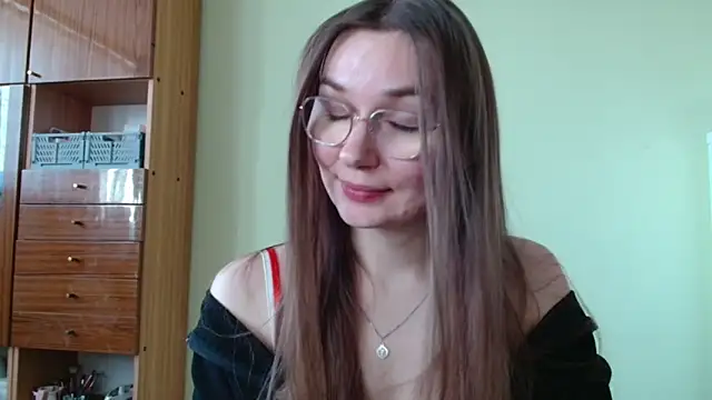 Snapshot of LooveELLYx chatting on March 10, 2025, 12:17 pm LooveELLYx online show from March 10, 2025, 12:17 pm