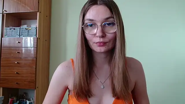 Snapshot of LooveELLYx chatting on September 16, 2025, 1:34 pm LooveELLYx online show from September 16, 2025, 1:34 pm