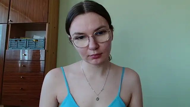 LooveELLYx online show from March 6, 2026, 7:25 am