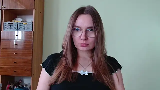 Snapshot of LooveELLYx chatting on October 15, 2025, 1:41 pm LooveELLYx online show from October 15, 2025, 1:41 pm