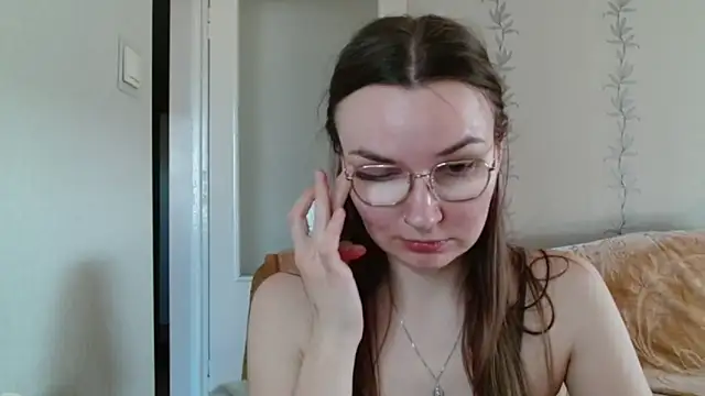 Snapshot of LooveELLYx chatting on March 19, 2025, 2:35 pm LooveELLYx online show from March 19, 2025, 2:35 pm