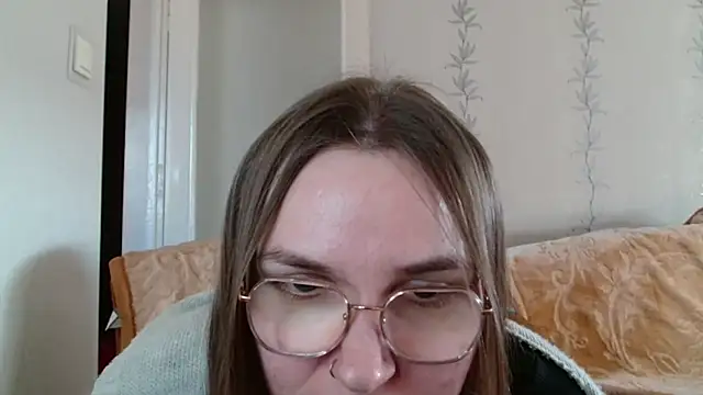 Snapshot of LooveELLYx chatting on March 20, 2025, 2:32 pm LooveELLYx online show from March 20, 2025, 2:32 pm