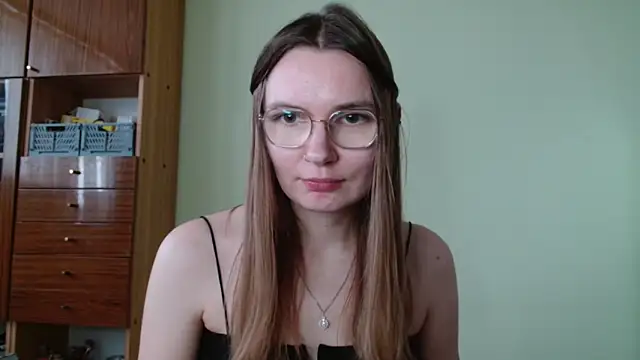 Snapshot of LooveELLYx chatting on October 14, 2025, 1:45 pm LooveELLYx online show from October 14, 2025, 1:45 pm