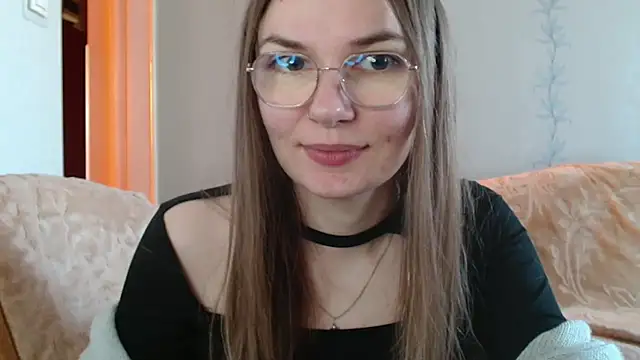 Snapshot of LooveELLYx chatting on March 21, 2025, 7:55 am LooveELLYx online show from March 21, 2025, 7:55 am