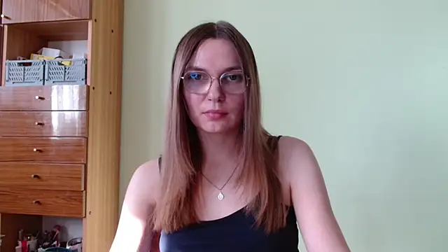 Snapshot of LooveELLYx chatting on September 24, 2025, 2:23 pm LooveELLYx online show from September 24, 2025, 2:23 pm