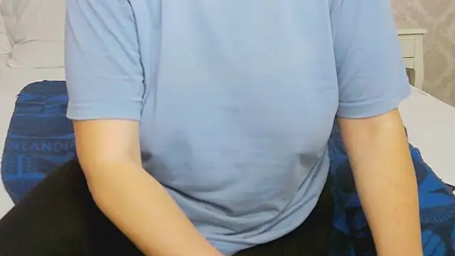 Snapshot of Tracy_Emerson chatting on December 25, 2024, 10:27 pm Tracy Emerson online show from December 25, 2024, 10:27 pm