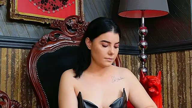 MistressEly online show from December 19, 2025, 12:18 pm