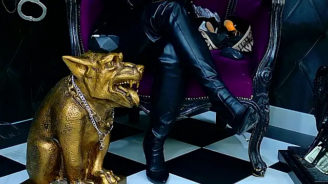 Snapshot of FinDomKaya chatting on February 3, 2026, 6:40 am FinDomKaya online show from February 3, 2026, 6:40 am