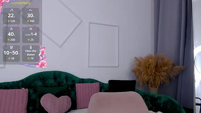 Snapshot of Little_cherryy__ chatting on September 12, 2025, 6:46 am Little cherryy online show from September 12, 2025, 6:46 am