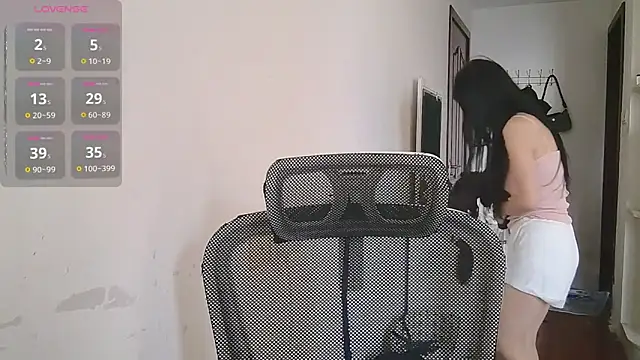 Olivia-l online show from September 15, 2025, 9:54 am