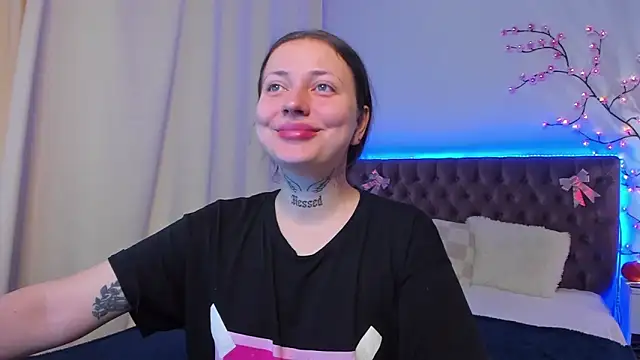 LilaVame online show from November 10, 2025, 6:29 am