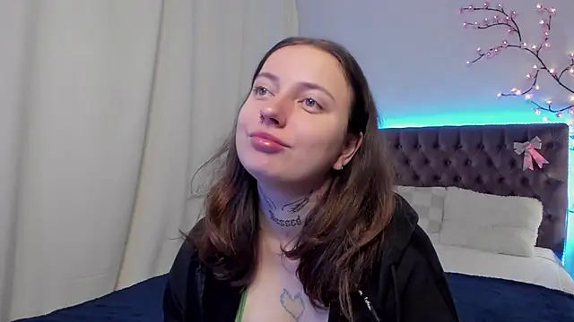 Snapshot of LilaVame chatting on September 28, 2025, 7:21 pm LilaVame online show from September 28, 2025, 7:21 pm