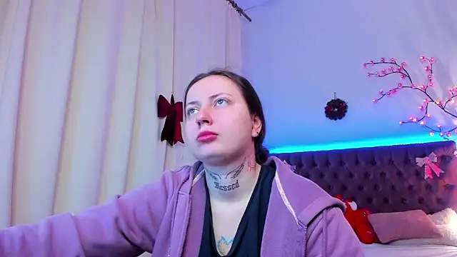 LilaVame online show from December 17, 2025, 12:15 am