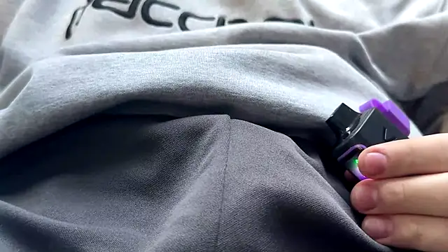 yungdboiy online show from November 10, 2025, 2:11 pm