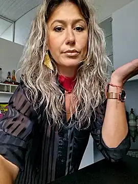 Snapshot of CelynaRoss chatting on May 12, 2026, 1:17 pm CelynaRoss online show from May 12, 2026, 1:17 pm