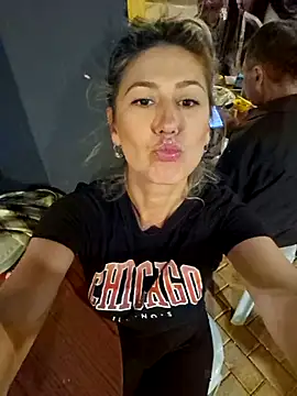 Snapshot of CelynaRoss chatting on January 17, 2026, 2:42 pm CelynaRoss online show from January 17, 2026, 2:42 pm