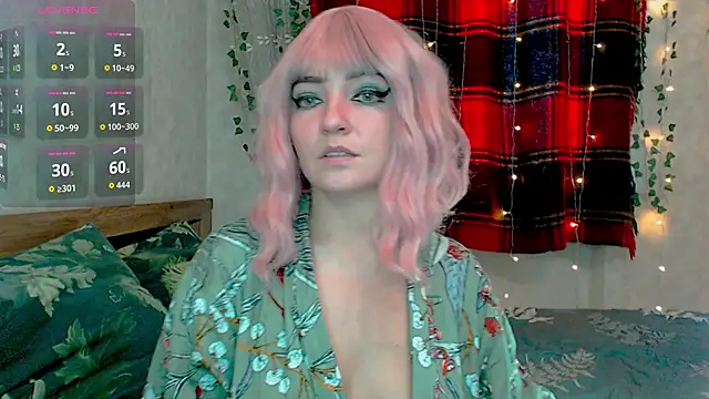 MagicPink online show from December 18, 2025, 11:58 am