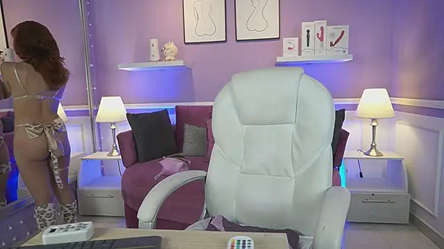 Snapshot of DahliaGrey chatting on November 21, 2025, 11:42 am DahliaGrey online show from November 21, 2025, 11:42 am