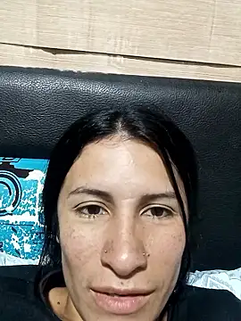 Snapshot of karinnahotdirty chatting on December 17, 2025, 10:15 pm karinnahotdirty online show from December 17, 2025, 10:15 pm