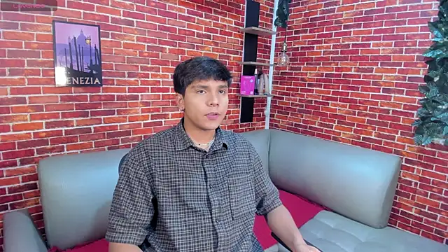 Snapshot of Thiago_Kozak chatting on April 28, 2026, 1:04 pm Thiago Kozak online show from April 28, 2026, 1:04 pm