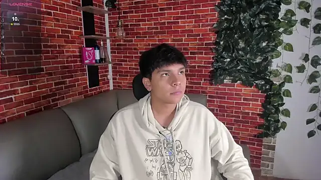 Snapshot of Thiago_Kozak chatting on April 25, 2026, 1:25 pm Thiago Kozak online show from April 25, 2026, 1:25 pm