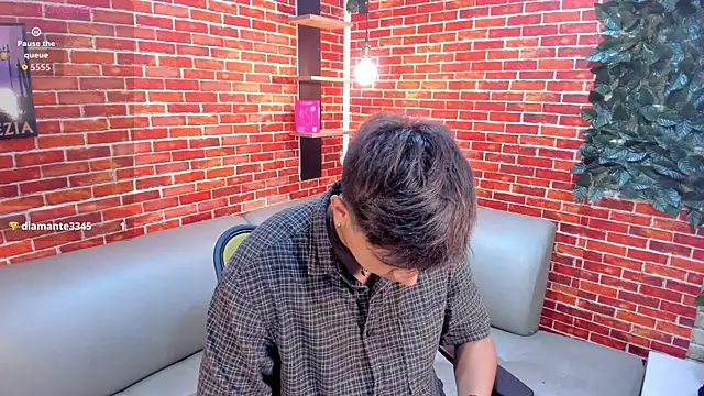 Snapshot of Thiago_Kozak chatting on May 11, 2026, 12:28 pm Thiago Kozak online show from May 11, 2026, 12:28 pm