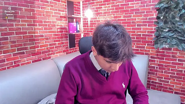 Snapshot of Thiago_Kozak chatting on April 24, 2026, 2:08 pm Thiago Kozak online show from April 24, 2026, 2:08 pm