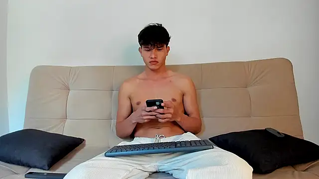 Snapshot of 2Amateur_Guys chatting on March 22, 2026, 8:21 pm 2Amateur Guys online show from March 22, 2026, 8:21 pm