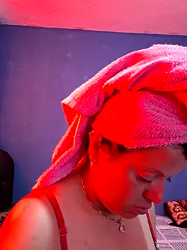 Snapshot of Hanna_Kieran chatting on November 19, 2025, 3:23 pm Hanna Kieran online show from November 19, 2025, 3:23 pm