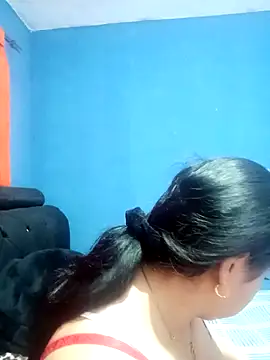 Snapshot of Hanna_Kieran chatting on November 27, 2025, 12:44 am Hanna Kieran online show from November 27, 2025, 12:44 am