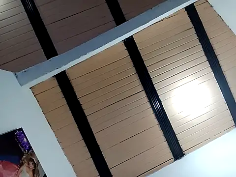 Snapshot of Hanna_Kieran chatting on October 2, 2025, 3:32 am Hanna Kieran online show from October 2, 2025, 3:32 am