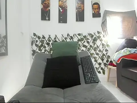 Snapshot of Latins_Boss chatting on June 11, 2026, 9:34 pm Latins Boss online show from June 11, 2026, 9:34 pm