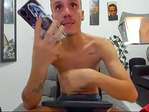 Snapshot of Latins_Boss chatting on July 14, 2026, 5:19 pm Latins Boss online show from July 14, 2026, 5:19 pm