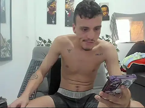 Snapshot of Latins_Boss chatting on June 10, 2026, 8:32 pm Latins Boss online show from June 10, 2026, 8:32 pm