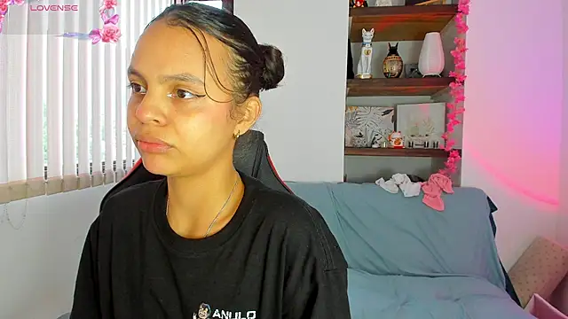 Snapshot of Danesacronin chatting on November 7, 2025, 10:13 pm Danesacronin online show from November 7, 2025, 10:13 pm