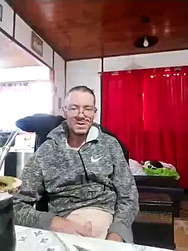 Snapshot of elpolaquin chatting on June 18, 2026, 4:34 pm elpolaquin online show from June 18, 2026, 4:34 pm
