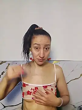 Oriana111 online show from May 15, 2026, 12:14 pm