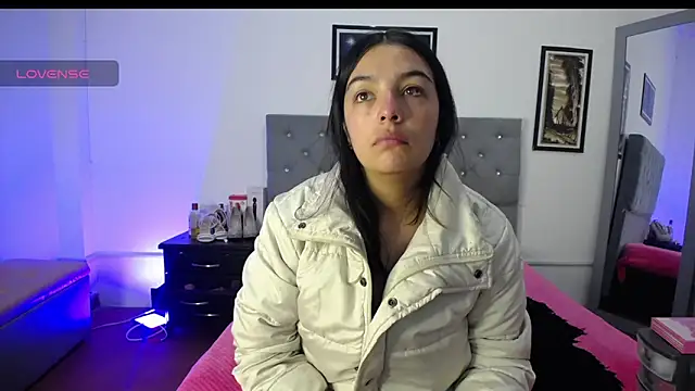 Esmeraldaa- online show from September 9, 2025, 4:55 am