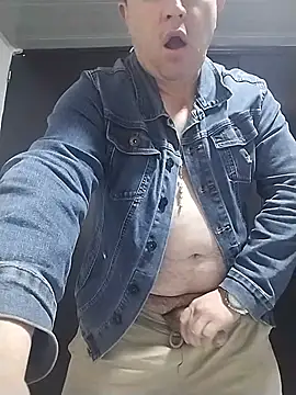 BigCristh79 online show from May 25, 2026, 1:32 pm