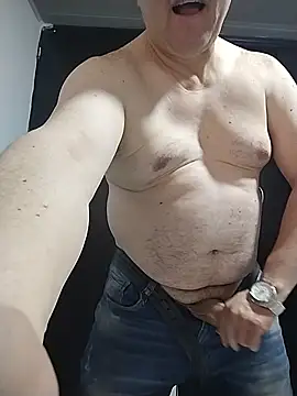 BigCristh79 online show from June 10, 2026, 9:16 pm