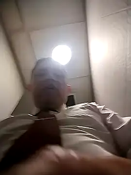 BigCristh79 online show from October 31, 2025, 5:15 am