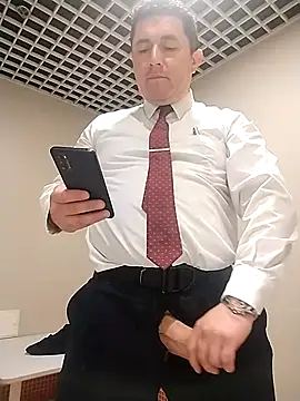 BigCristh79 online show from November 23, 2025, 5:28 am