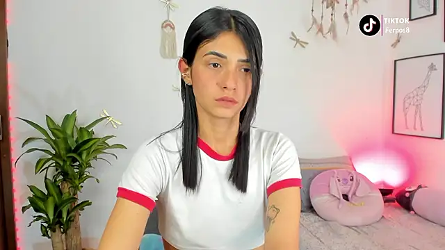 Snapshot of princessluna_19 chatting on February 6, 2026, 7:10 pm princessluna 19 online show from February 6, 2026, 7:10 pm