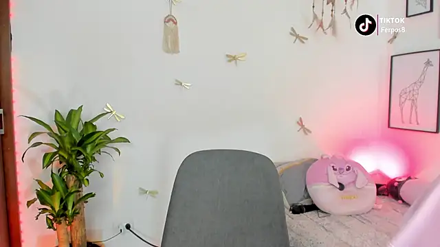 Snapshot of princessluna_19 chatting on February 3, 2026, 8:03 pm princessluna 19 online show from February 3, 2026, 8:03 pm