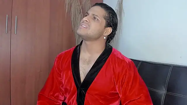 Snapshot of Evansdark1 chatting on December 5, 2025, 12:32 am Evansdark1 online show from December 5, 2025, 12:32 am