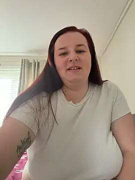 Snapshot of Curvaceouscarla chatting on July 7, 2026, 12:31 pm Curvaceouscarla online show from July 7, 2026, 12:31 pm